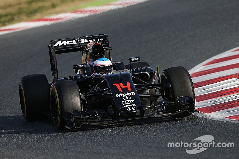 McLaren opgehouden door "relatief klein probleem"