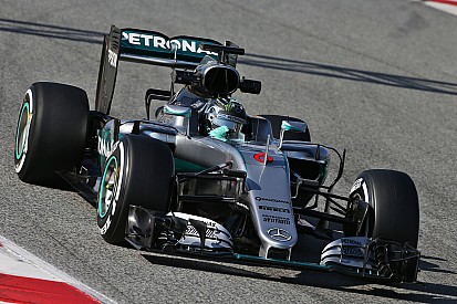 Массу встревожила форма Mercedes на тестах