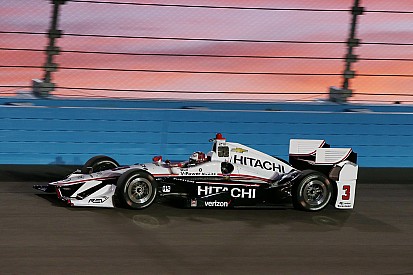 Castroneves le plus rapide, casse moteur pour Power à Phoenix