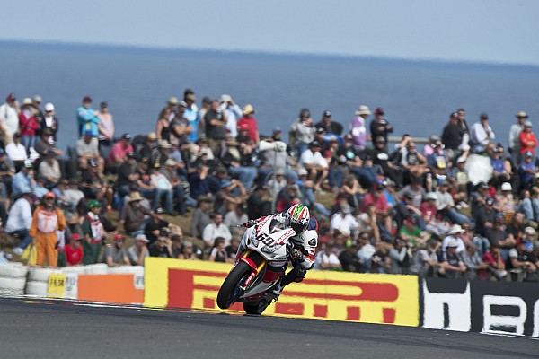 Hayden, "desilusionado" por no subir al podio en debut en Superbike