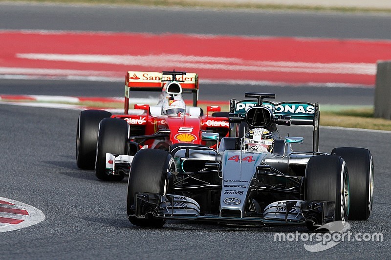 Hamilton - Les temps des Ferrari ? "Ça ne veut pas dire grand-chose"