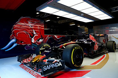 Toro Rosso fecha apresentações e exibe nova pintura