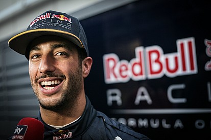 Ricciardo entre loyauté pour Red Bull et rêve de Ferrari
