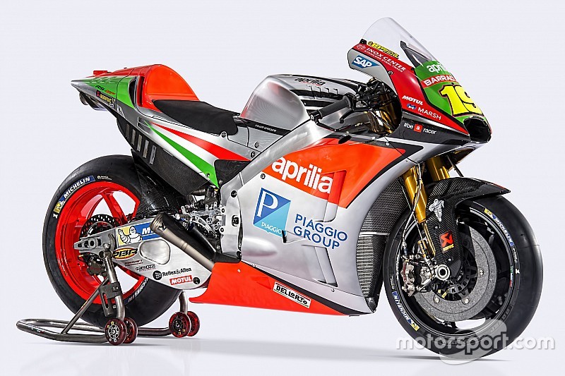 Aprilia mostra nova pintura com cores da Itália