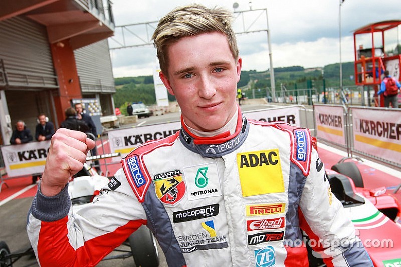 Test Vallelunga, Day 1: Eriksson guida il poker della Motopark