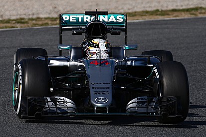 Hamilton: "Non sono soddisfatto del comportamento delle gomme"