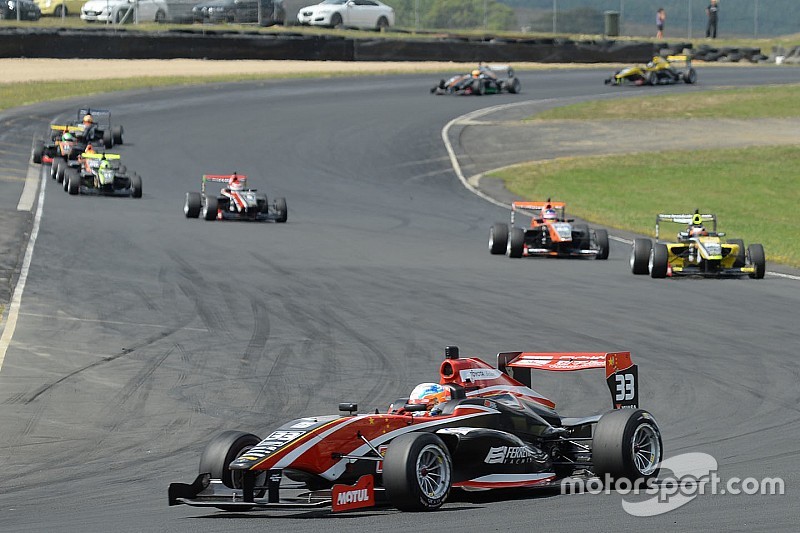 欧洲F3瓦伦西亚测试: Motopark车手周冠宇进入三甲