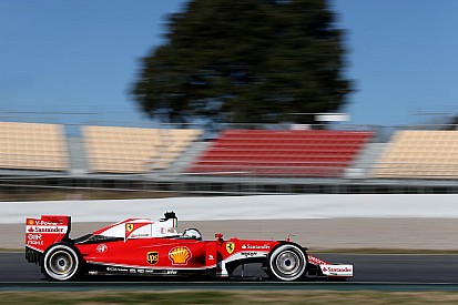 Ferrari snelste in Barcelona-test, Sainz en Toro Rosso verbazen