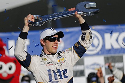 Keselowski s’impose devant Kyle Busch à Las Vegas