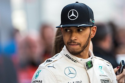 John Surtees niet blij met uitspraak Hamilton over halo