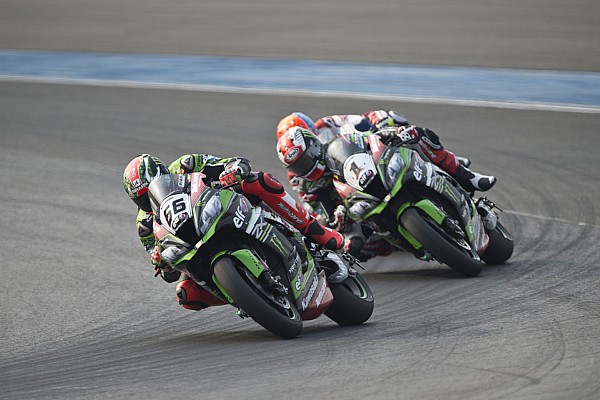 Sykes corta la racha de Rea en un espectacular final de carrera en Buriram