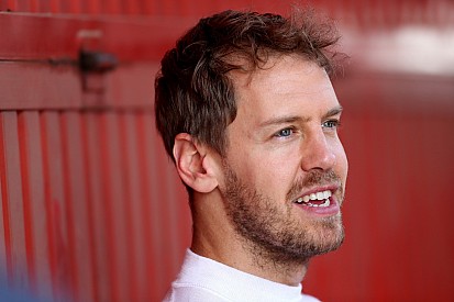 Vettel scrive ai tifosi: "Siamo sulla strada giusta. Vogliamo fare bene"