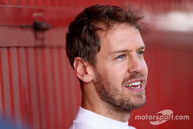 Vettel scrive ai tifosi: "Siamo sulla strada giusta. Vogliamo fare bene"
