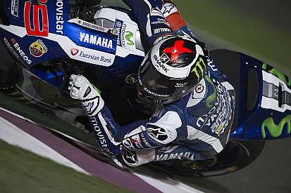 Lorenzo leader, Rossi lui emboîte le pas