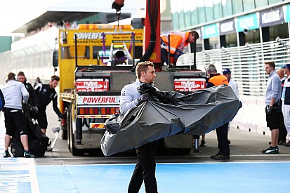 Rosberg neemt schuld op zich van crash in training