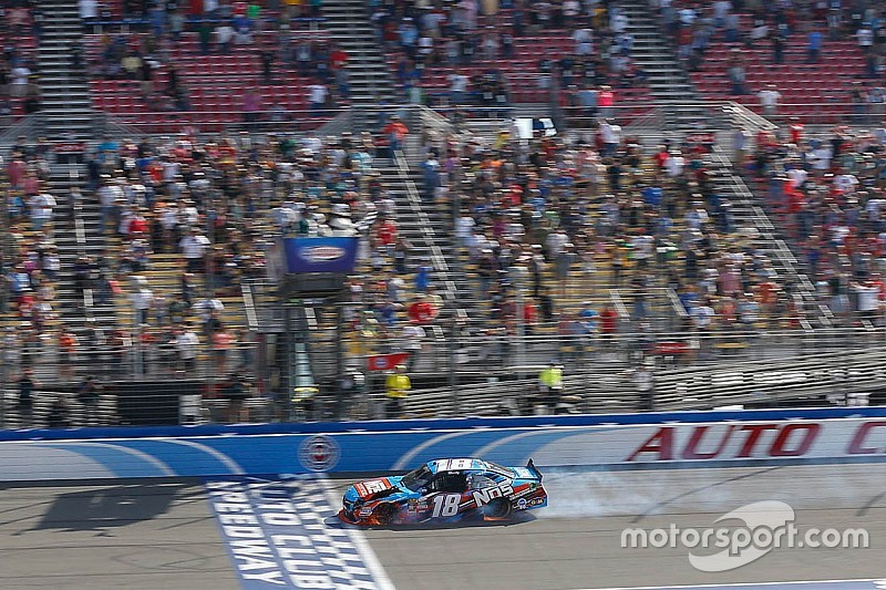 Kyle Busch enfrentaría castigo por su conducta tras carrera en Fontana