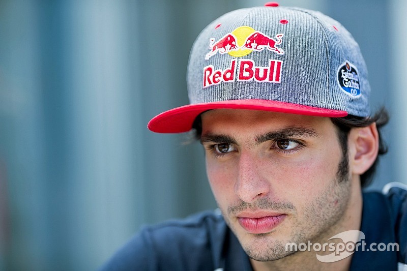 Sainz Jr. moest terugdenken aan Verstappens ‘no’ in Singapore