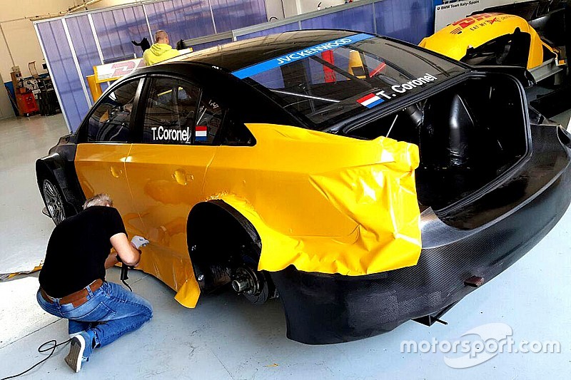 Topshots - Zo krijgt de WTCC-wagen van Tom Coronel kleur