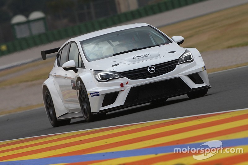 TCR-Debüt: Opel sieht „Rennen in Bahrain als weiteren wichtigen Test“