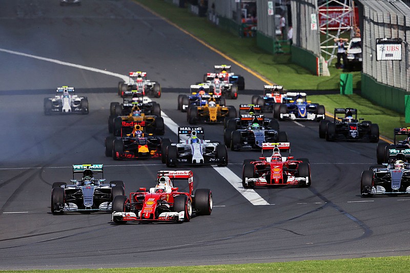 Sebastian Vettel, Ferrari SF16-H líder al inicio de la carrera