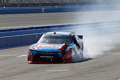 Kyle Busch fue multado con 10,000 dólares