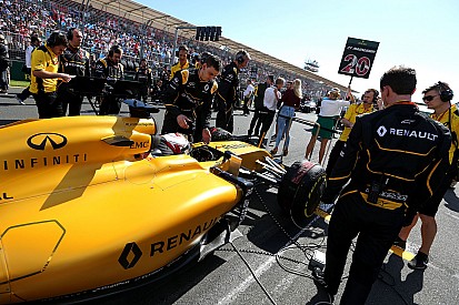 Renault - Bell note des "similitudes" avec Mercedes
