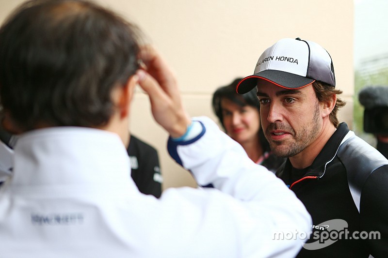 Fernando Alonso no pasa las pruebas médicas y no correrá en Bahrein