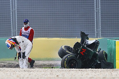 Alonso souffre d'un pneumothorax et de côtes cassées