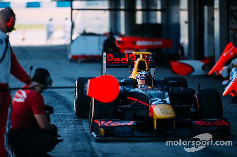 Racing Engineering车队横扫GP2赫雷兹测试