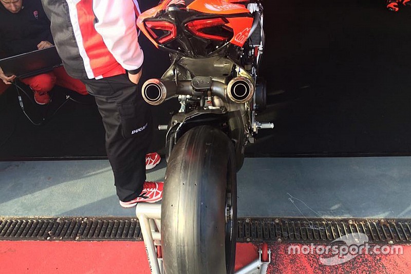 Ducati: debutta ad Aragon il nuovo doppio scarico sulla Panigale R