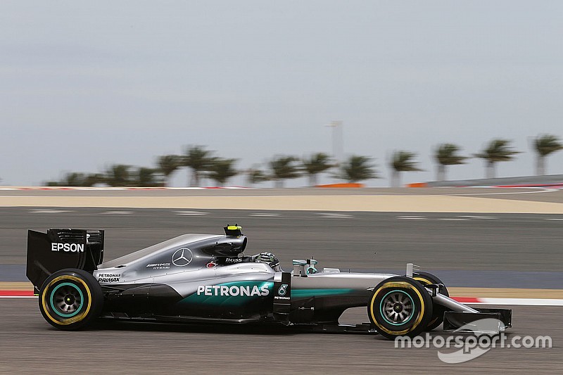 Rosberg snelste in eerste training Bahrein, Verstappen achtste en Vandoorne achttiende