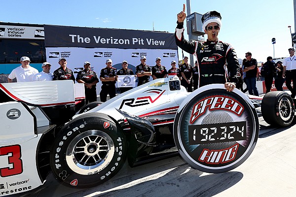 Helio Castroneves con pole position y récord en Phoenix