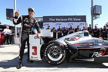 Helio Castroneves conquista la pole a Phoenix