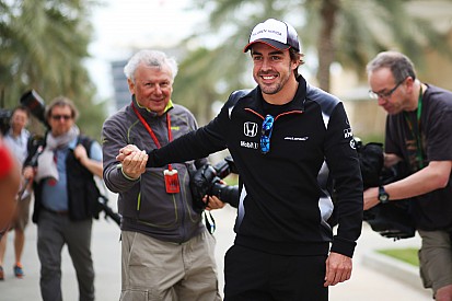 Alonso rebate ao vivo ex-piloto que pediu sua aposentadoria