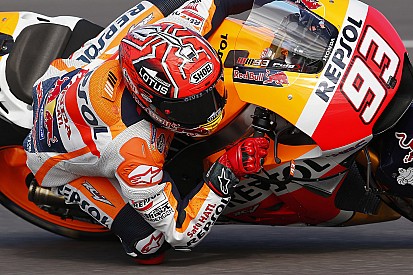 Usando troca de motos, Márquez derrota rivais na Argentina