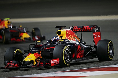 Ricciardo: “Gelukkig niet al te veel last van kapotte vleugel”