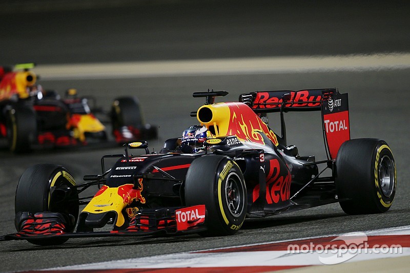 Ricciardo: “Gelukkig niet al te veel last van kapotte vleugel”