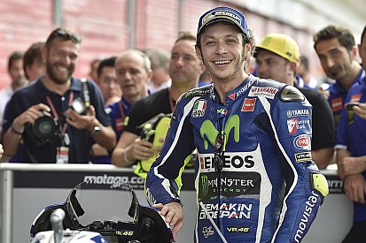 Valentino: "Peccato, con la prima moto stavo andando bene..."