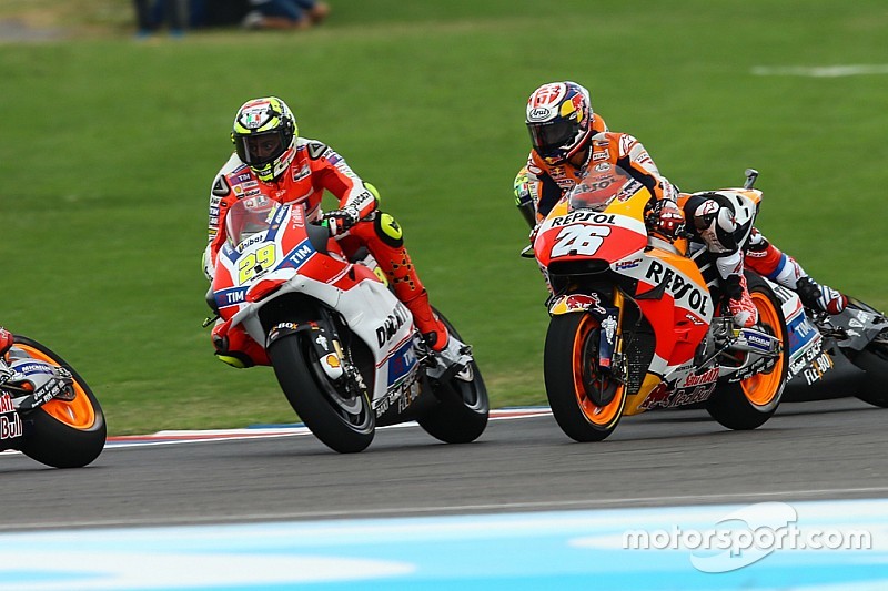 Iannone nervoso: se perde la Ducati non trova un top team?