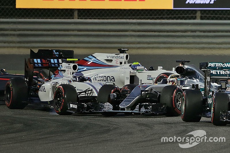 Hamilton: "Dopo l'urto di Bottas la mia W07 era più lenta fino a 1"5"