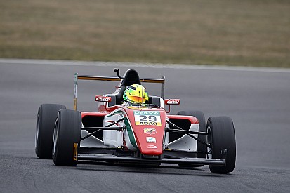 Mick Schumacher fährt in der Formel 4 zweigleisig