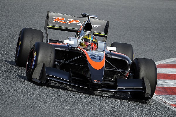Cecotto en Baptista in Formula V8 3.5 met RP Motorsport