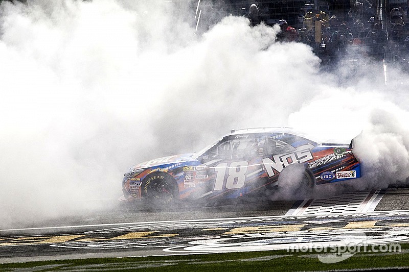 Kyle Busch logró su 80° triunfo en la Serie Xfinity