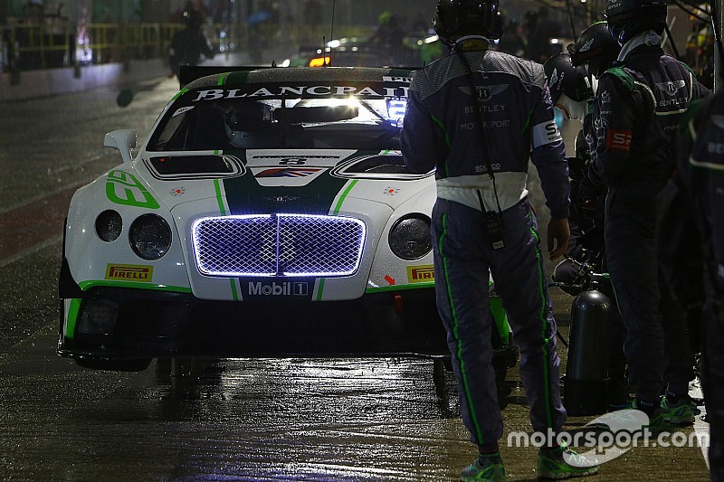 Victoire surprise de Bentley lors de la course qualificative