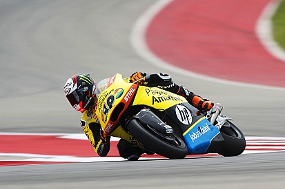Rins faz pole na Moto2 em treino marcado por forte acidente