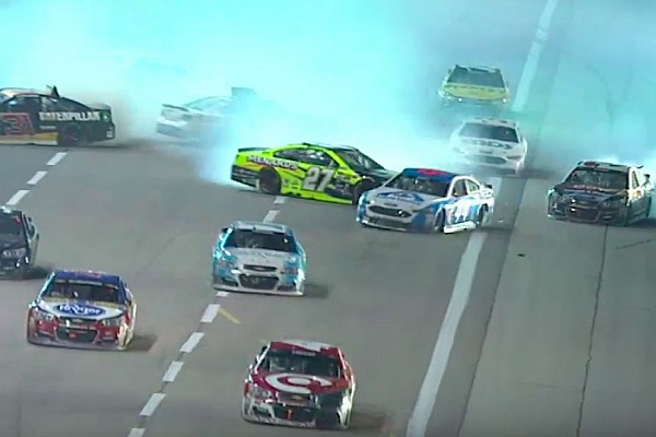 More than a dozen cars collected in late-race wreck at Texas