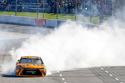 Cuarto triunfo consecutivo de Kyle Busch