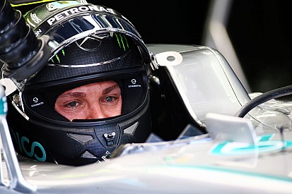 VIDEO: Nico Rosberg pilotó el avión que le llevó a China