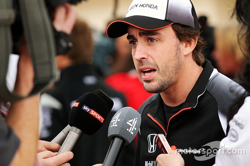 Alonso: "Soy optimista y estoy listo para correr, pero es decisión suya"