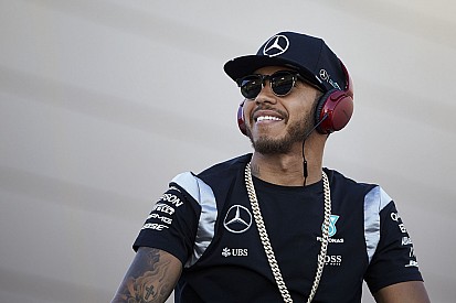 Hamilton gaat voor zege, niet voor schadebeperking na gridstraf